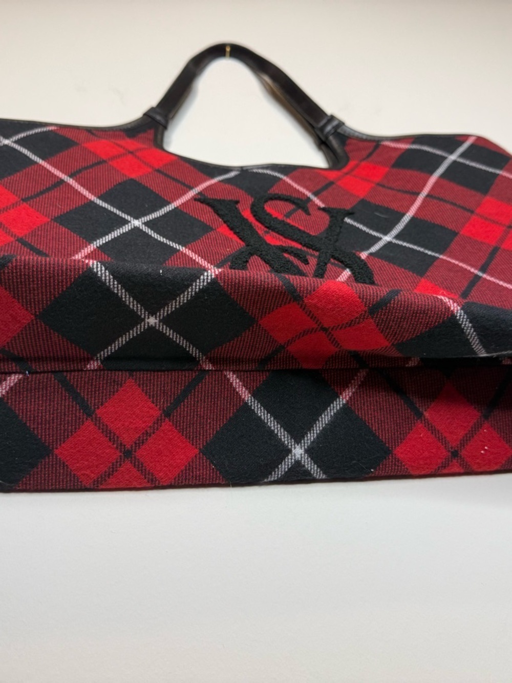 Victoria's Secret Plaid Tote Bag from the Black Friday 2023 collection - Picture 4 of 11
